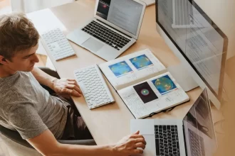 Apple, Rusya’daki geliştiricilere 3.taraf ödeme sistemleri entegre etmelerine izin verdi.